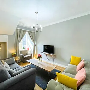 charming-3-bed-apartment-in-old-town.edinburghhotelsuk.org/
