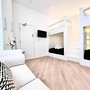  Apartment The Iv, The Kove,